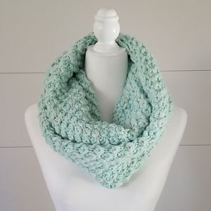 Old Navy Mint & Cream Knit Infinity Scarf